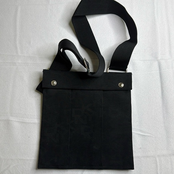 DKNY black monogram webbing crossbody bag in excellent condition - Picture 1 of 8